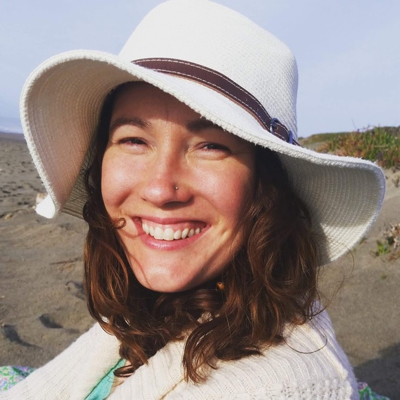 Meet your Posher, Debra - Picture 1 of 1